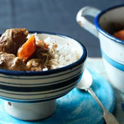 Spiced mutton stew with apricots