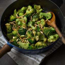 spicy-broccoli-with-parmesan-cheese-2988689.jpg
