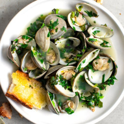 Spicy Clams With Garlicky Toasts