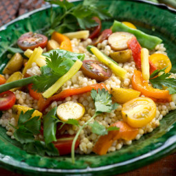Spicy Couscous Salad With Tomatoes, Green Beans and Peppers