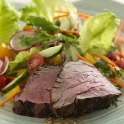 Spicy Filet Mignon with Ginger-lime Salad