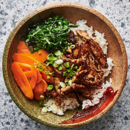 Spicy Pork Bowl with Greens and Carrots