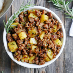 Spicy Rosemary Sausage and Potato Breakfast Hash