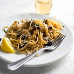 Spicy Spaghetti With Caramelized Onions and Herbs