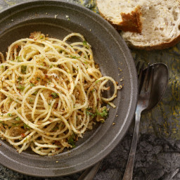 Spicy Spaghetti With Garlic and Olive Oil