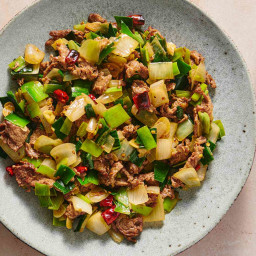 spicy-stir-fried-beef-with-leeks-and-onions-recipe-3020598.jpg