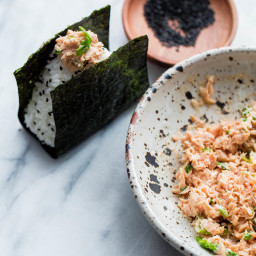 Spicy Tuna Onigiri (How to Make Onigiri)