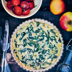 Spinach and feta quiche with oat crust