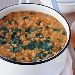 Spinach and red lentil soup