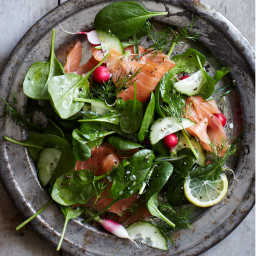 spinach-and-smoked-salmon-salad-with-lemon-dill-dressing-1687449.jpg