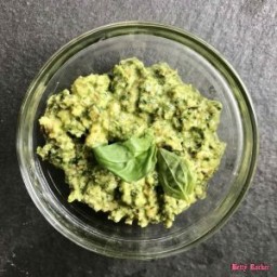 Spinach basil pesto