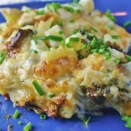 spinach-caramelized-onion-and-muenster-au-gratin-potatoes-1562494.jpg