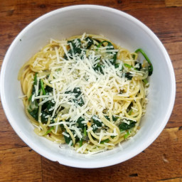 spinach-garlic-pasta-40c36c1ea0b9f0c2ef89ae00.jpg