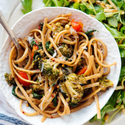 Spinach Pasta with Roasted Broccoli & Bell Pepper