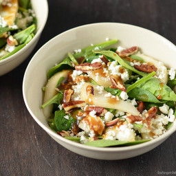 Spinach Salad with Pears, Pecans and Goat Cheese