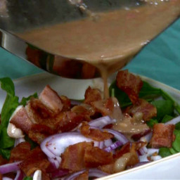 spinach-salad-with-warm-bacon-dressing-1844684.jpg