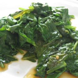 spinach-stir-fry-with-garlic-2327314.jpg