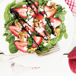 Spinach Strawberry Goat Cheese Walnut Salad