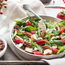 Spinach Strawberry Pecan Salad with Homemade Balsamic Dressing