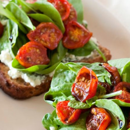 Spinach, tomato and basil ricotta toast