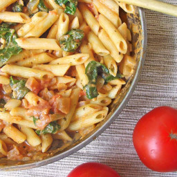 Spinach Tomato and Garlic Penne Pasta