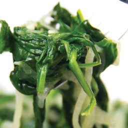 spinach-with-caramelized-onions-2978815.jpg