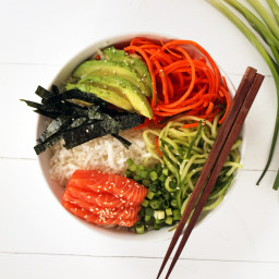 Spiralized Sushi Bowl with Salmon Sashimi and Ginger Miso Dressing
