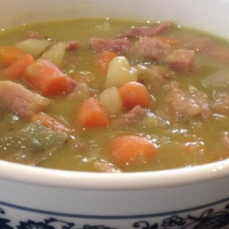 split-pea-soup-recipe-2422446.jpg