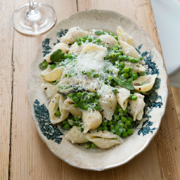 Spring pasta with peas and mint