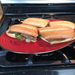 steak-and-cheese-sandwiches-with-mushrooms-b372607b1f8d0f13d0d5c21c.jpg
