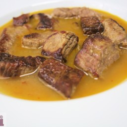 Steak in tomatillo sauce (Carne entomatada)	