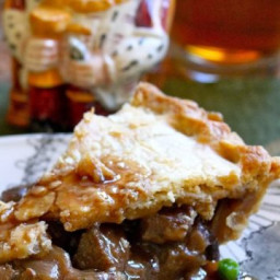 Steak Pie with Peas, Mashed Potatoes and Gravy