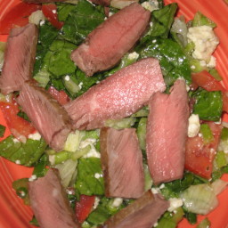 Steak Salad with Tomato and Blue Cheese