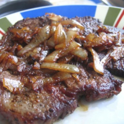 steak-with-caramelized-onions-2654164.jpg