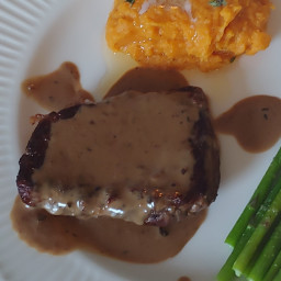 Steak with Pepper Cream Sauce