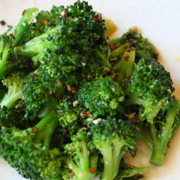 Steamed broccoli with caper brown butter