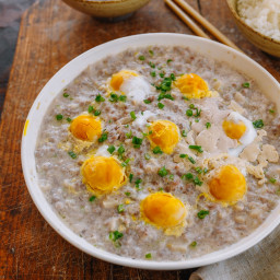 steamed-pork-patty-with-salted-duck-eggs-3075850.jpg