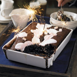 Sticky chocolate pudding with marshmallows