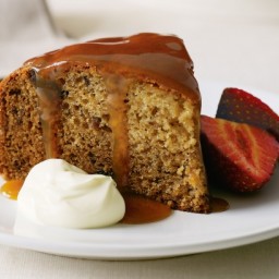 sticky-date-pudding-with-caramel-sauce-1321283.jpg