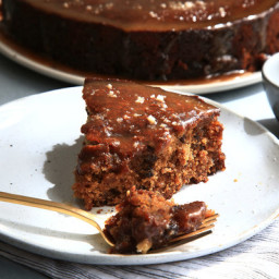 sticky-toffee-whole-wheat-date-cake-2860577.jpg