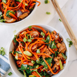 Stir-fried Carrot Noodles with Chicken