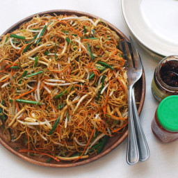 Stir-Fried Chow Mein With Four Vegetables Recipe