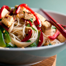 Stir-Fried Noodles With Tofu and Peppers