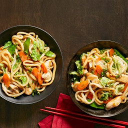 Stir-Fried Udon with Chicken and Vegetables