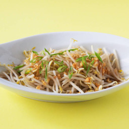 Stir Fry Bean Sprouts with Fried Garlic