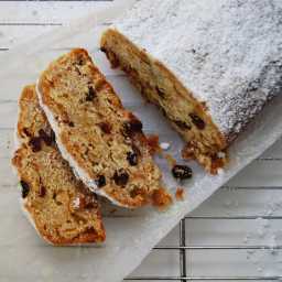 stollen-with-marzipan-and-quark-filling-1347551.jpg