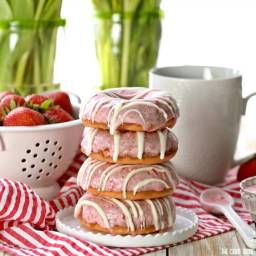 strawberries-and-cream-cake-mi-38aae7.jpg