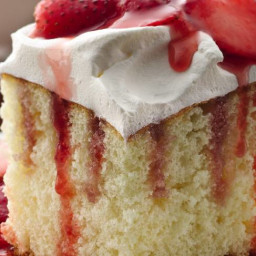 strawberries-and-cream-poke-cake-1862229.jpg