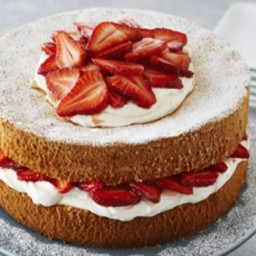 Strawberries and Cream Sponge Cake