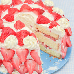 Strawberries 'n Cream Cake